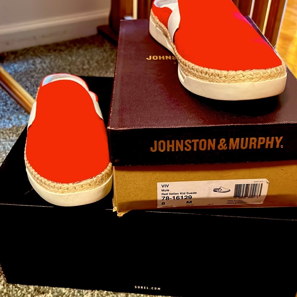 Johnston and Murphy VIV, red Italian suede mules!!! Size 8.  New in box!